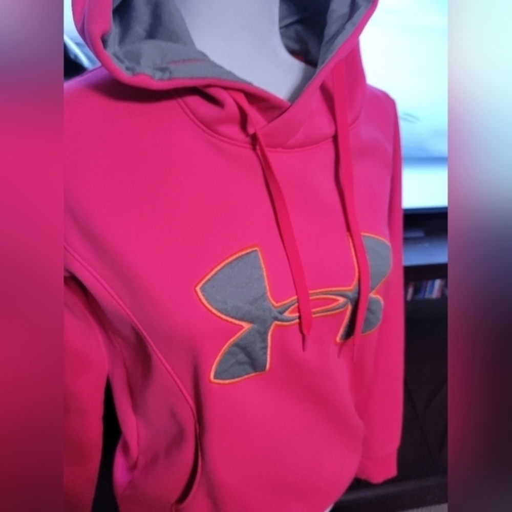 Under Armour Size Small semi fitted hoodie sweatshirt pink & gray